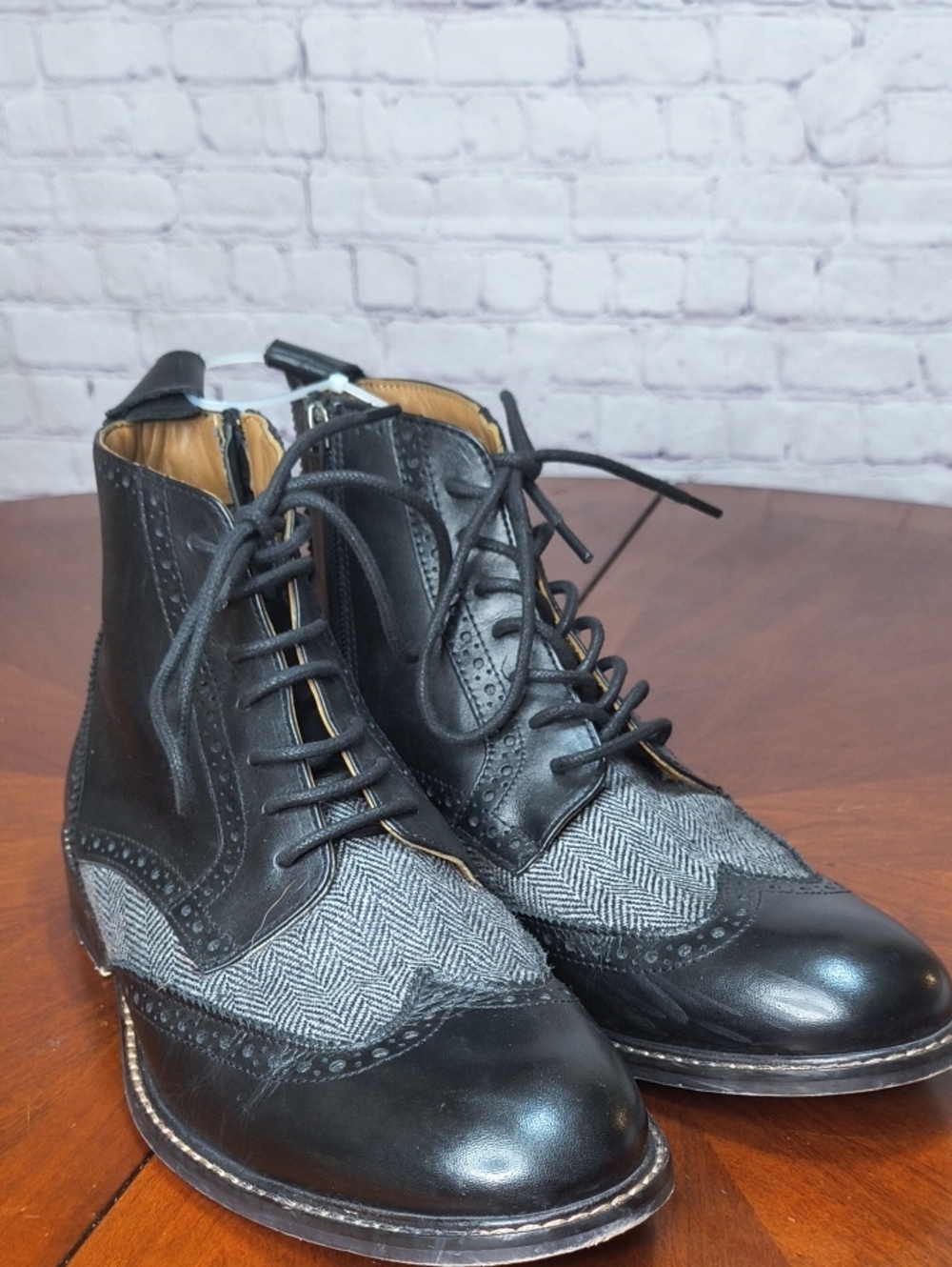 Men's Black Leather Chukka Boots with Gray Herringbone Panels Size 8.5 AC